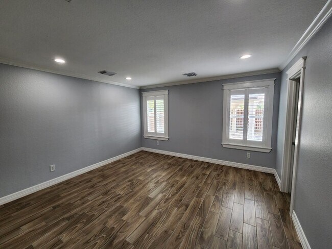 Building Photo - 15506 Red Pine Ridge Way