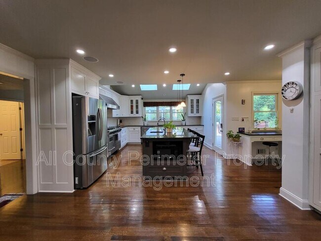 Building Photo - 363 Indian Hills Trail