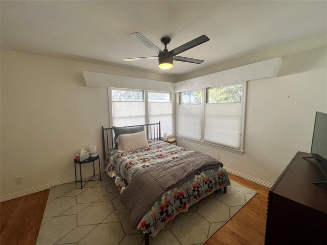 Building Photo - 1511 Chelsea Ln