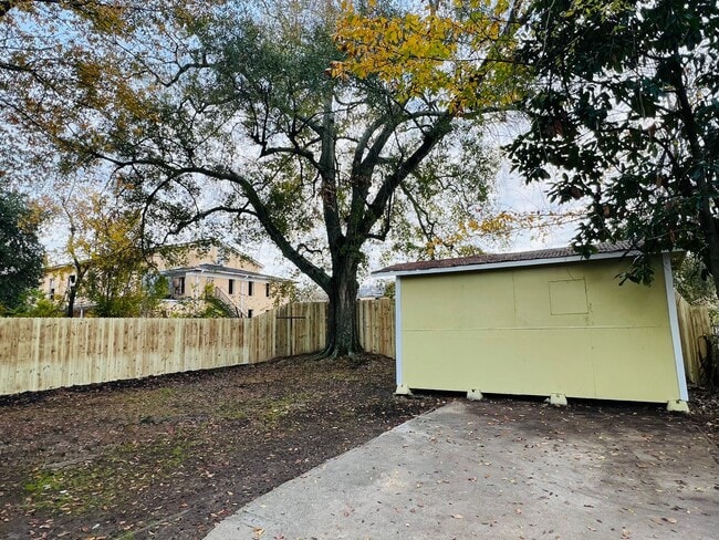 Building Photo - 3993 Lynn St