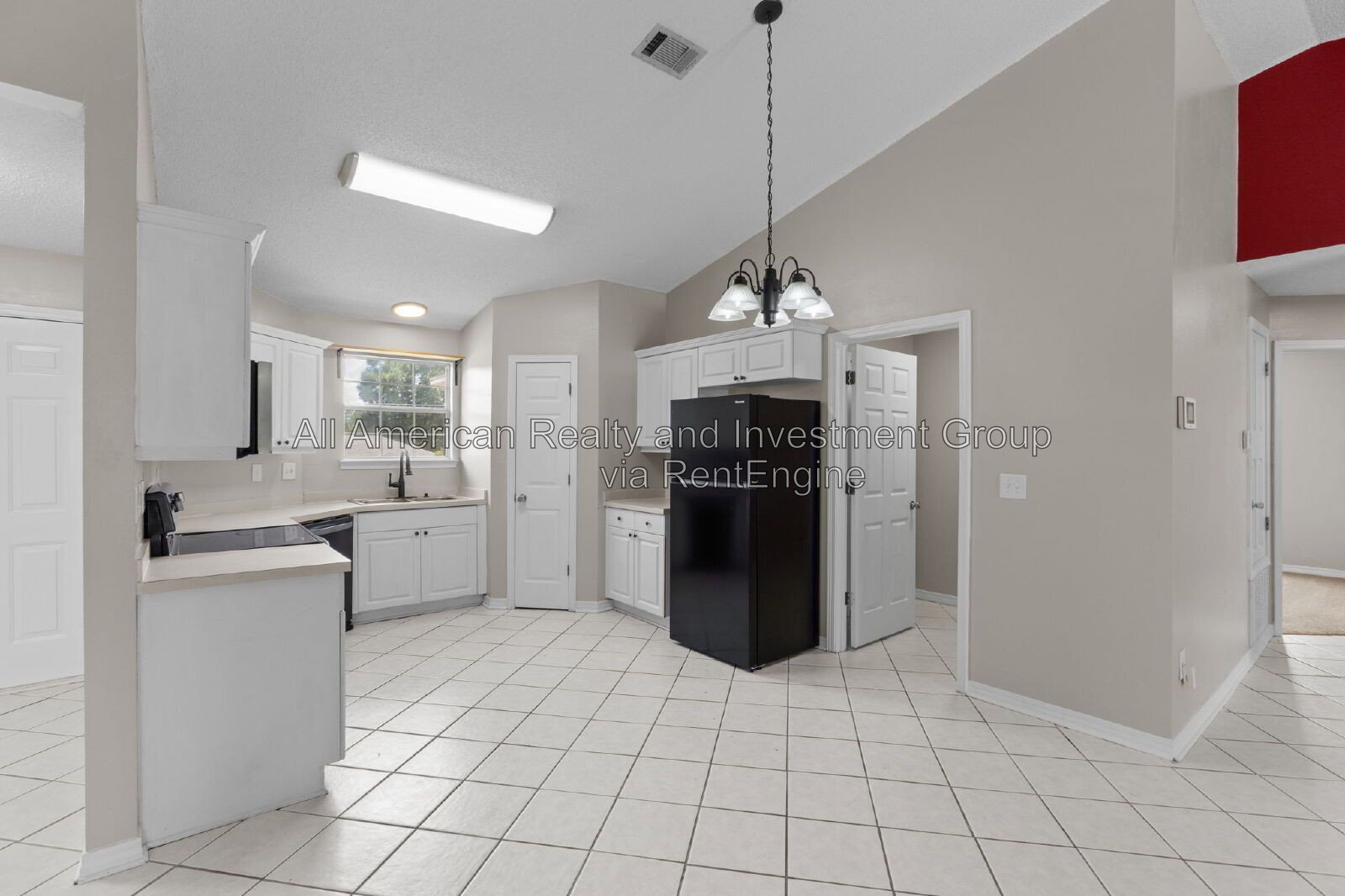 Building Photo - 216 Lustan Dr