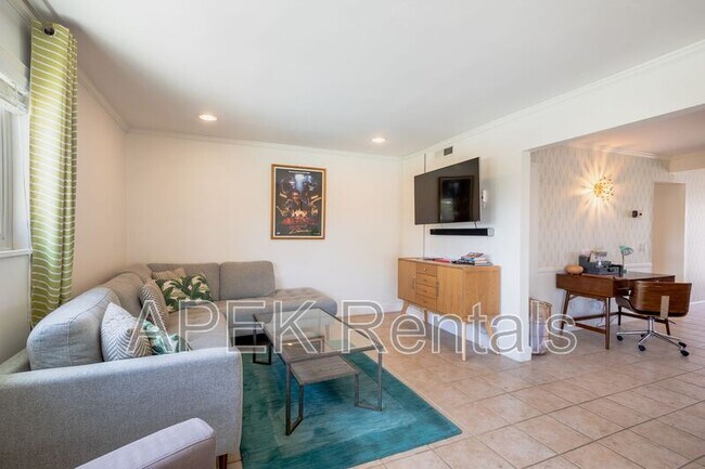 Building Photo - 2415 E Finley Rd