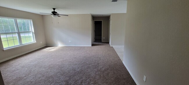 Building Photo - 3/2 Home No HOA Located In Ocala