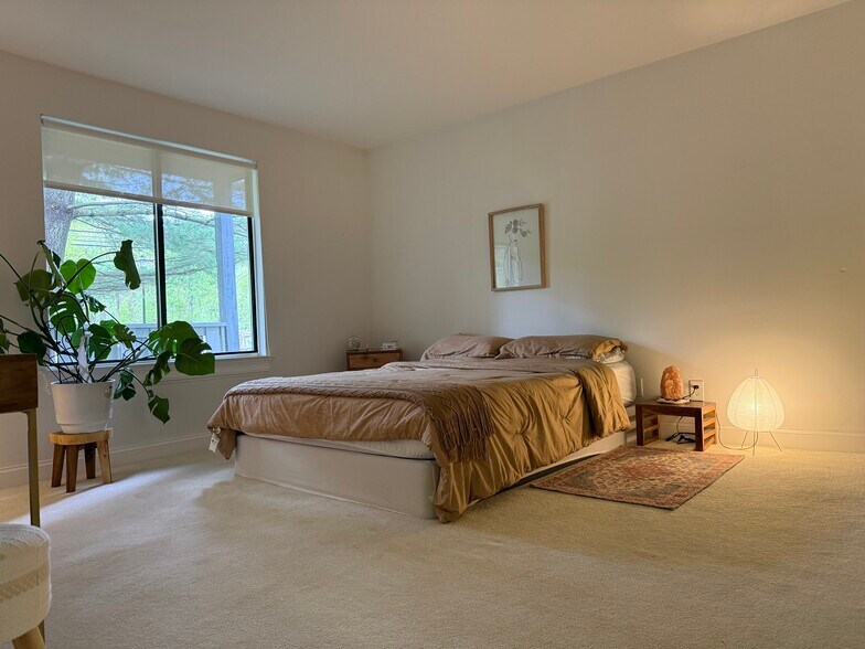 Building Photo - 2003 The Woods II