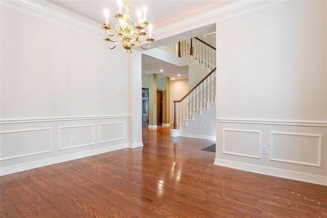 Building Photo - 5534 Chesapeake Pl