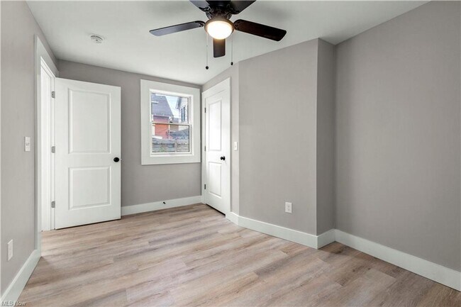 Building Photo - 254 - Whitman