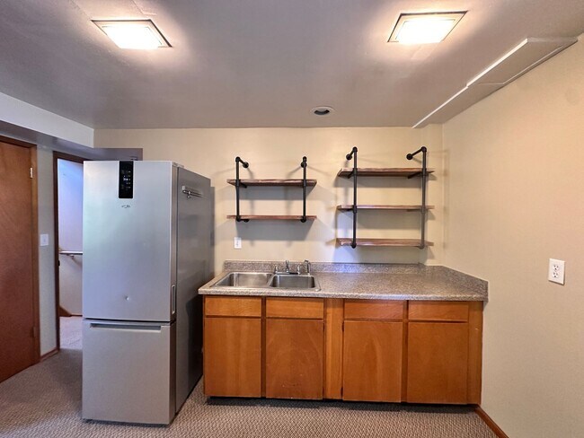 Building Photo - Tradition Kirkland Split Level with Gorgeous Views nestled in the middle of NorKirk