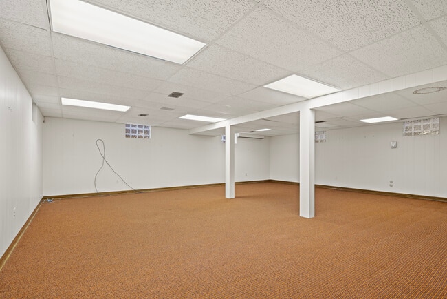 Building Photo - 3019 Hall St SE