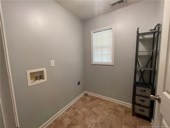 Building Photo - 4320 Rocinta Ct