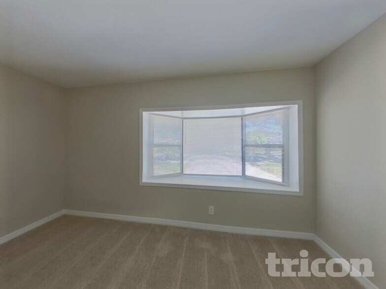 Building Photo - 111 Sheryl Lynn Dr