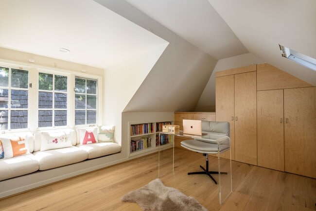 Building Photo - Charm of a Carmel Cottage in Menlo Park Al...
