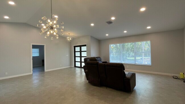 Building Photo - 17548 32nd Ln N