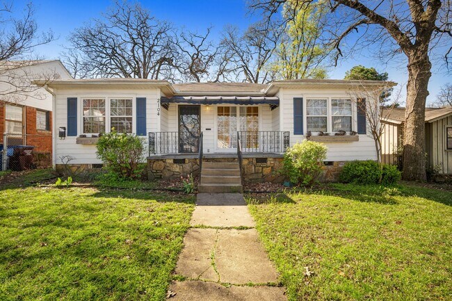 Building Photo - MOVE IN SPECIAL PARK HILL HOUSE