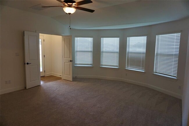 Building Photo - 105 Elm Rdg Wy