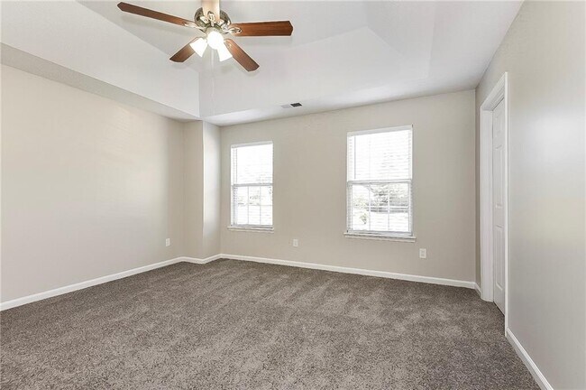 Building Photo - 3032 Lake Park Trail