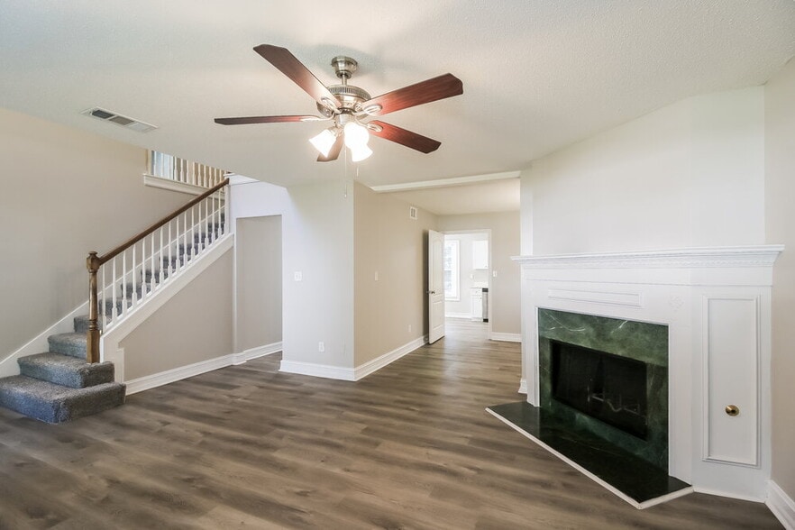 Building Photo - 17 Arbor Cove Dr
