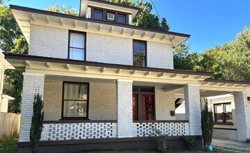 Building Photo - Gorgeous 4 Bedroom Home Now Available!!