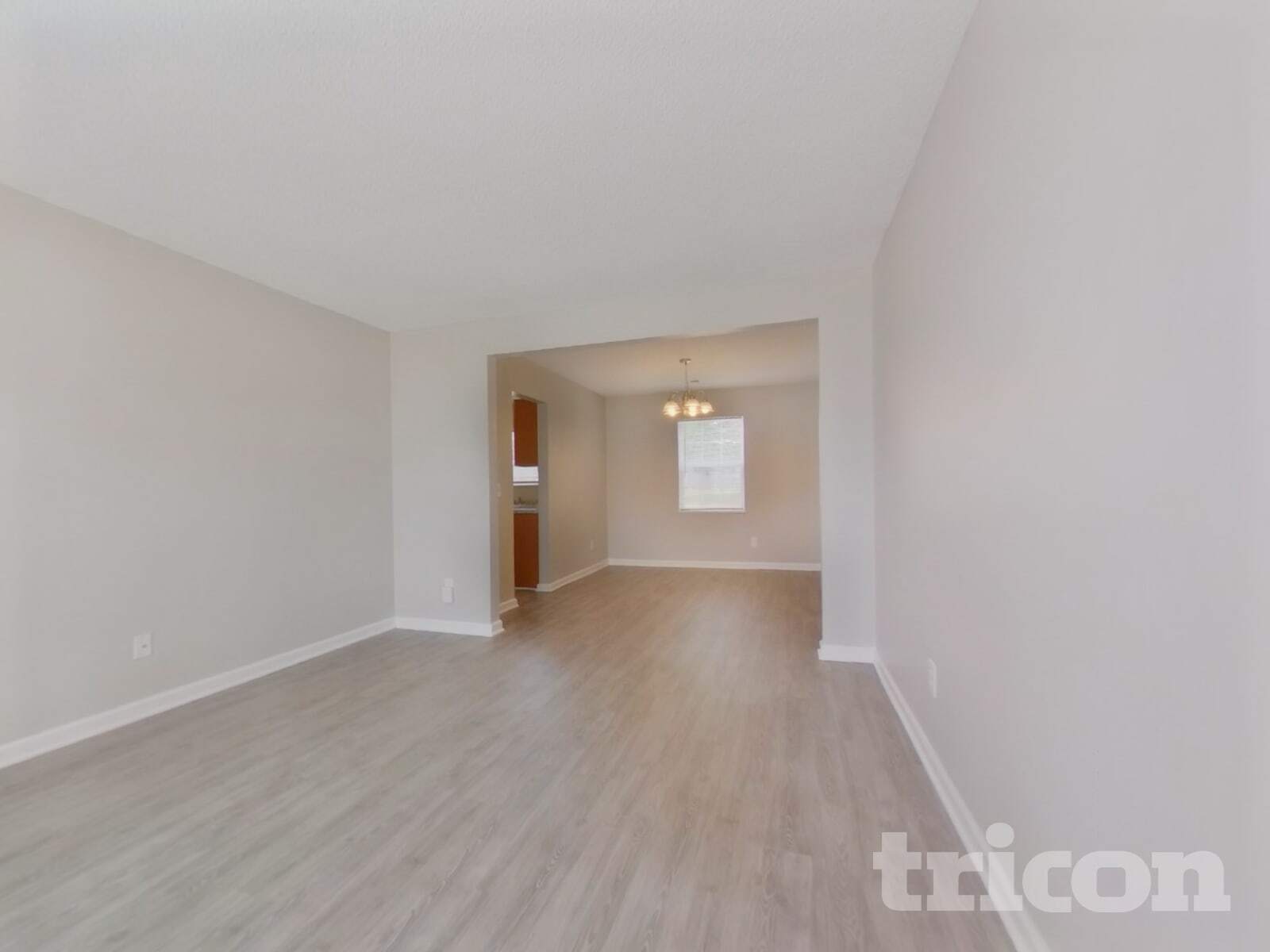 Building Photo - 672 Thornhill Dr