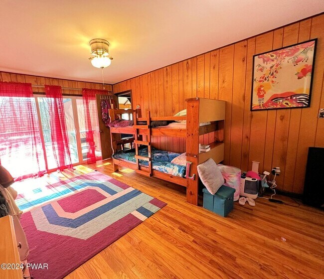 Building Photo - 402 Canoe Brook Dr