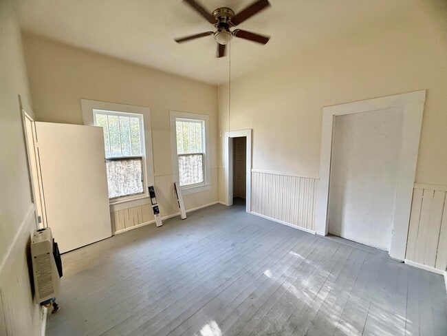 Building Photo - 470 S 3rd St