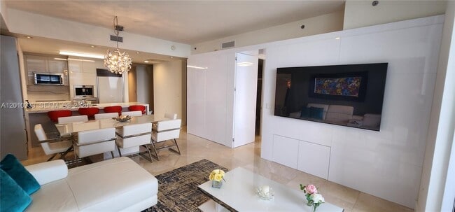 Building Photo - 15811 Collins Ave