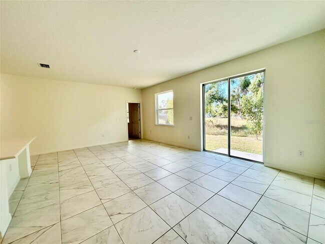 Building Photo - 2534 Longworthy Rd