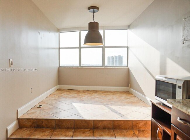 Building Photo - 100 Golden Isles Dr