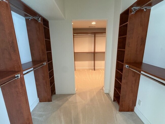 Building Photo - ****1/2 off second month rent****Over 3000...