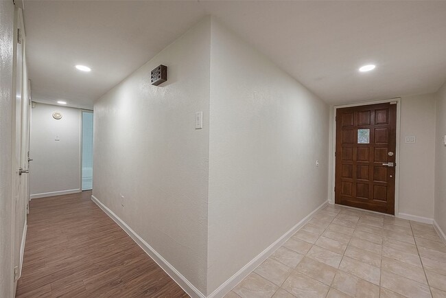 Building Photo - 16810 Sweno Ct