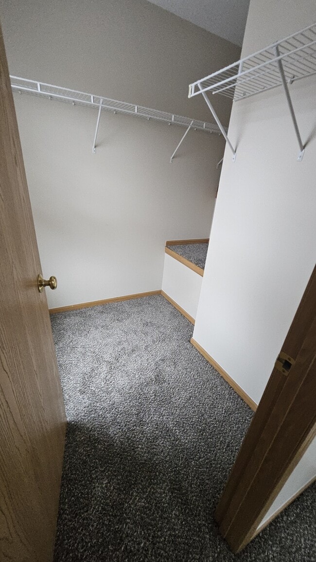 Building Photo - 8568 Clover Glade Dr