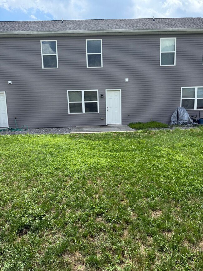Building Photo - 138 Delano Dr