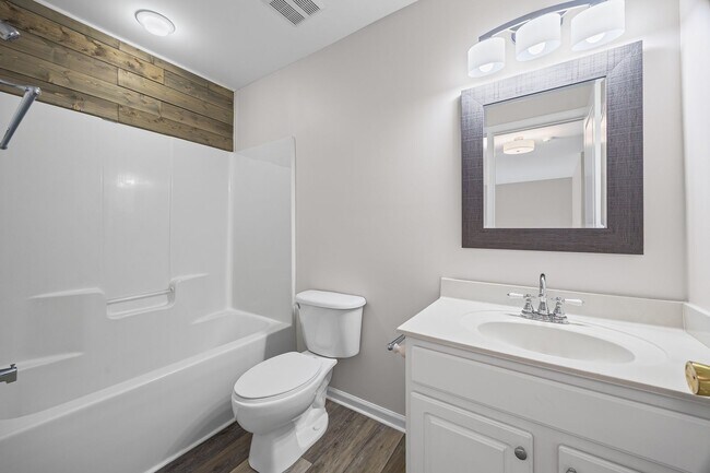 Building Photo - Idyllic 3-bed, 2.5 bath in the desirable W...