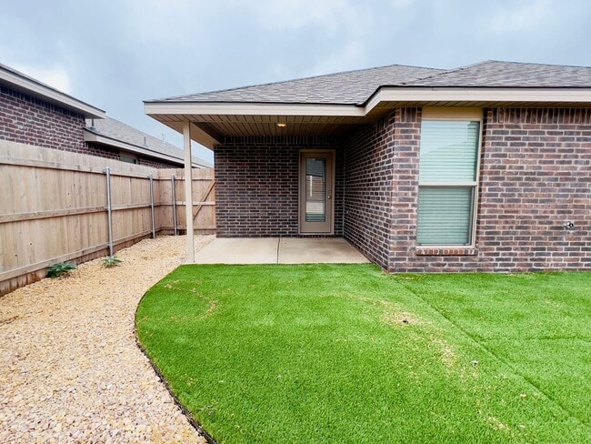 Building Photo - $500 MOVE-IN SPECIAL: New 3/2/2 in Frenshi...