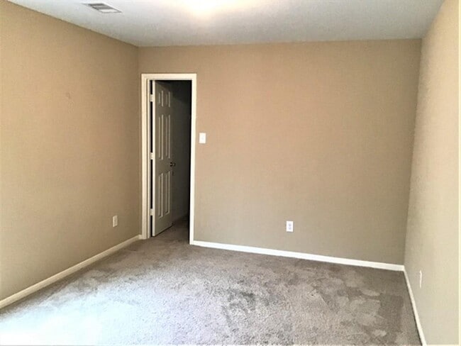 Building Photo - 16843 Blackberry Lily Ln