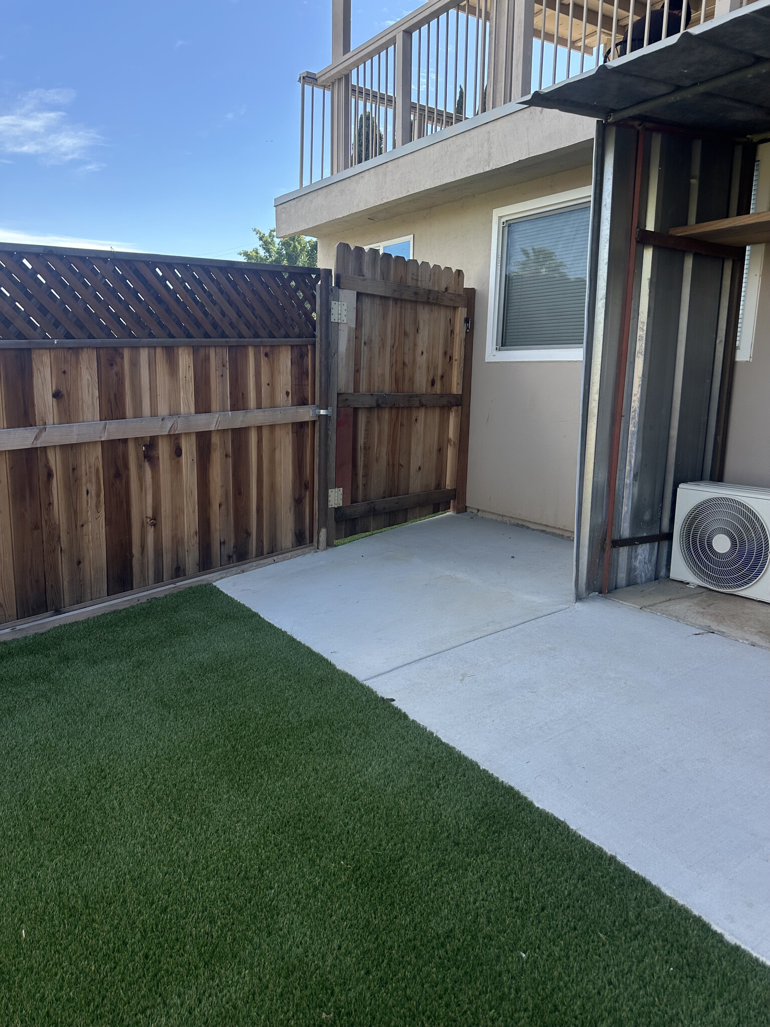 Building Photo - 2339 Van Ness Ave