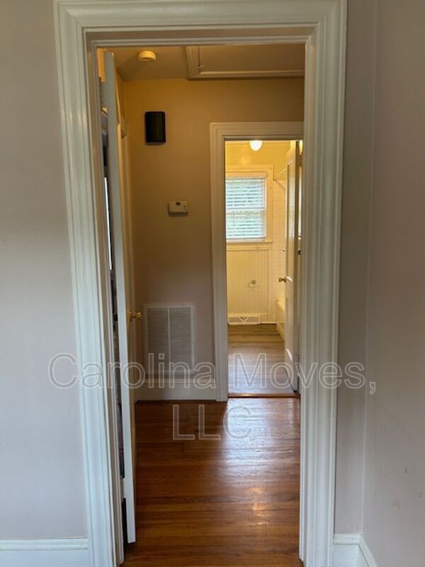 Building Photo - 114 Lenore Ave