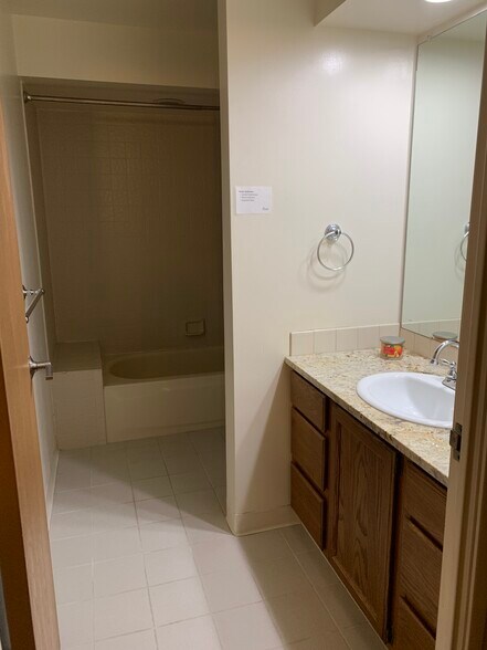 En suite bathroom - 7420 E Quincy Ave