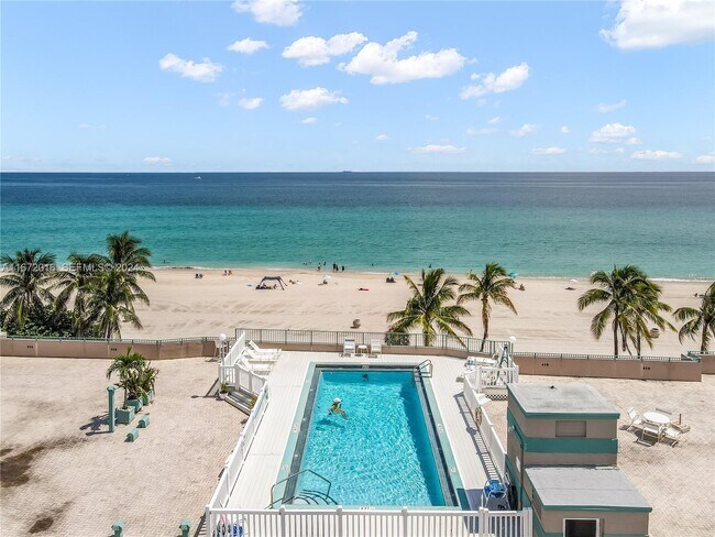 Building Photo - 201 Van Buren St