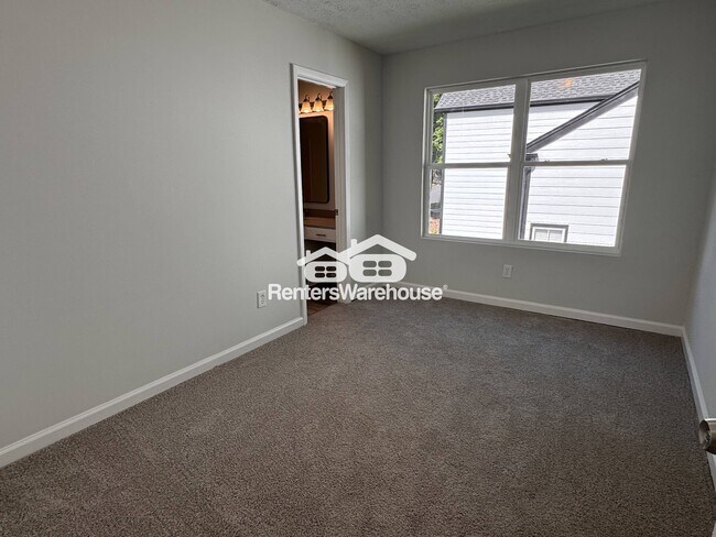Building Photo - 4850 N Bridges Dr