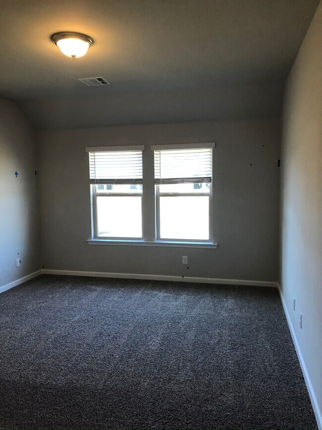 Building Photo - 75721 Rickelin Dr