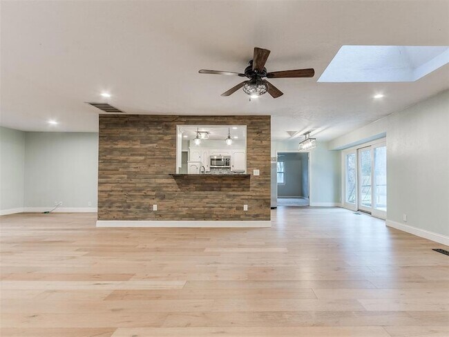 Building Photo - 1428 Cinderella Ave