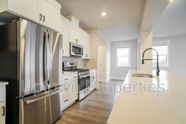 Building Photo - 16959 SW Leaf Ln