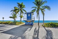 Building Photo - 335 Desoto St