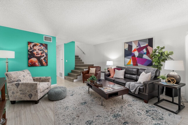 Building Photo - 2074 N Mira Vista Way