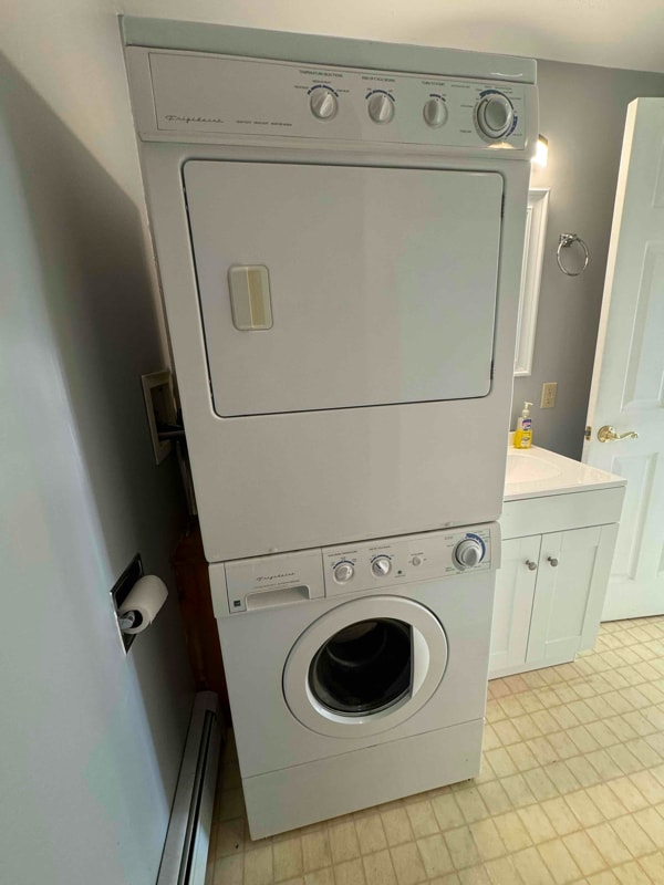 Building Photo - 7661 US-2