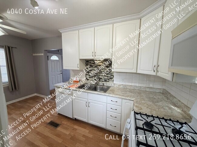 Building Photo - 4040 Costa Ave NE