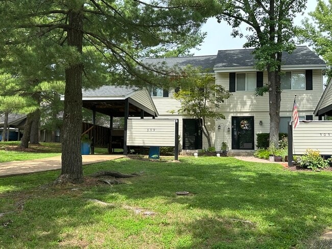 Primary Photo - Townhome in Ballwin!!