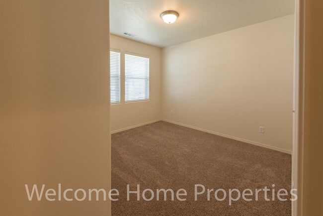 Building Photo - Beautiful Home in a Secluded Neighborhood