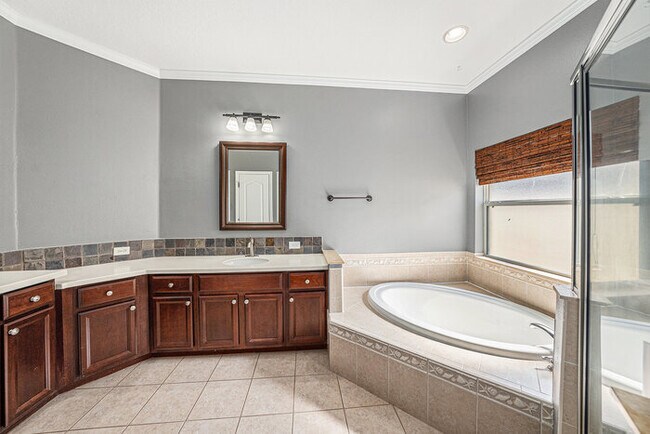 Building Photo - 1843 Mira Lago Cir