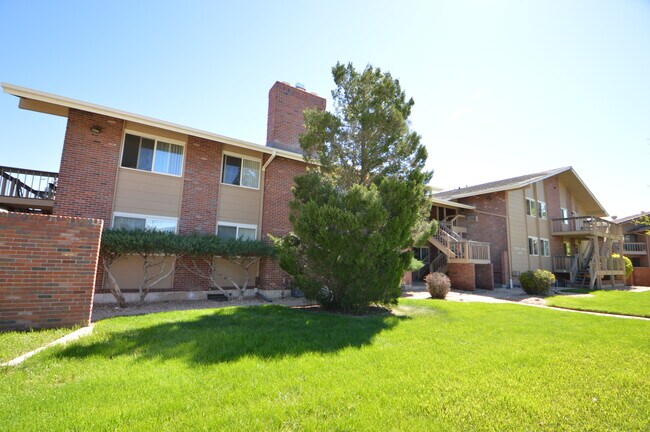 Building Photo - 4955 Moorhead Ave